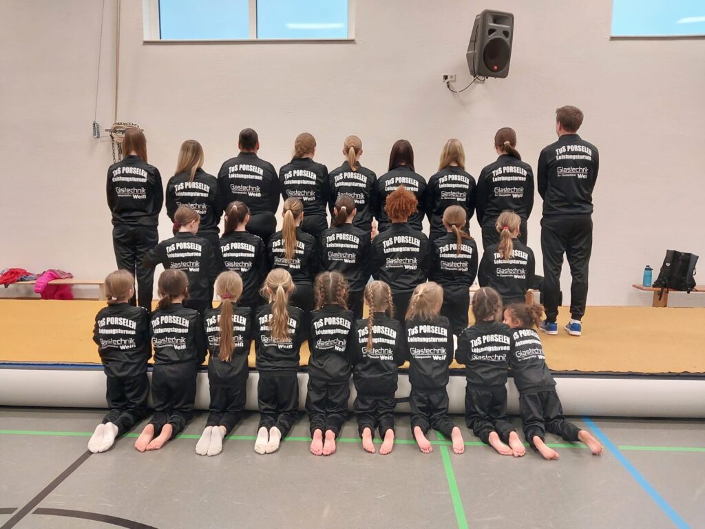 Trainingsanzüge mit Sponsoren Print